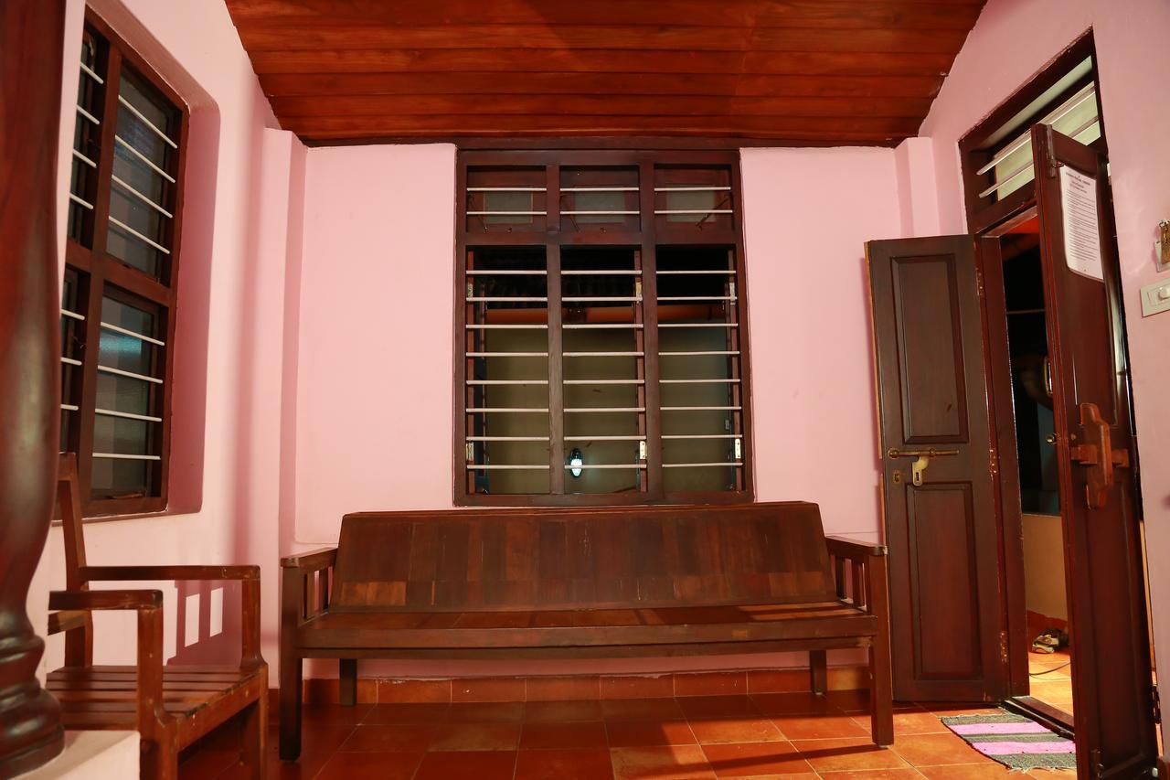 Gurukripa Heritage Hotell Thrissur Exteriör bild