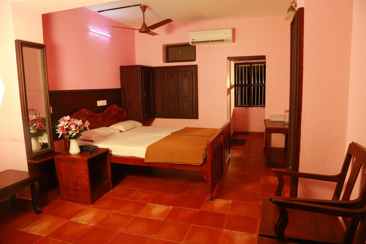 Gurukripa Heritage Hotell Thrissur Exteriör bild