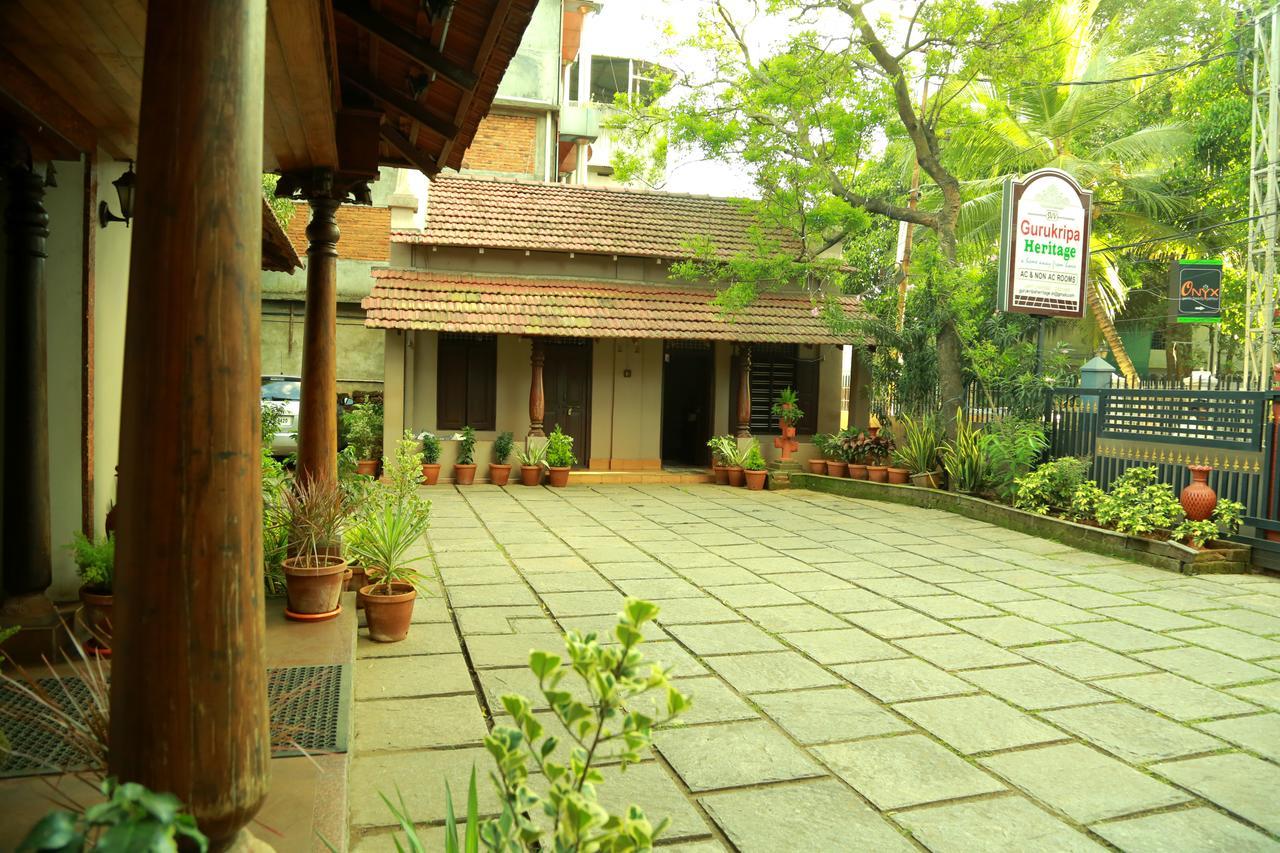 Gurukripa Heritage Hotell Thrissur Exteriör bild